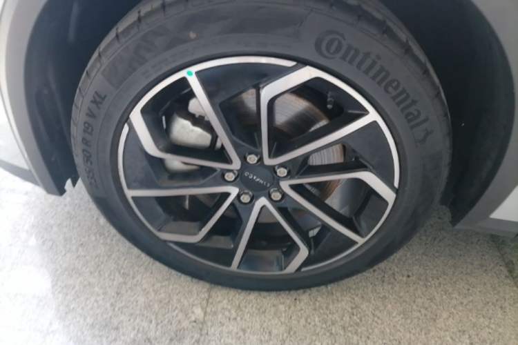 Used Lynk & Co 01 EM-P 2023 1.5TD EM-P Dawn Edition Left Front Wheel Hub