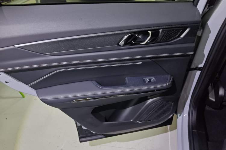 Used Lynk & Co 01 EM-P 2023 1.5TD EM-P Dawn Edition Left Rear Door Interior