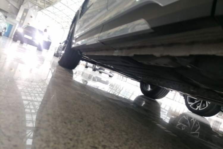 Used Lynk & Co 01 EM-P 2023 1.5TD EM-P Dawn Edition Left Side Sill
