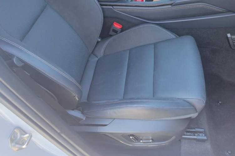 Used Lynk & Co 01 EM-P 2023 1.5TD EM-P PM Right Front Seat