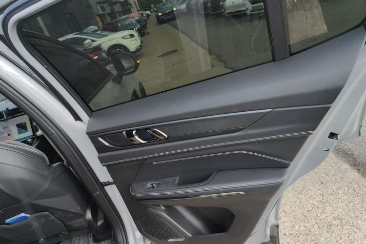 Used Lynk & Co 01 EM-P 2023 1.5TD EM-P Dawn Edition Right Rear Door Interior