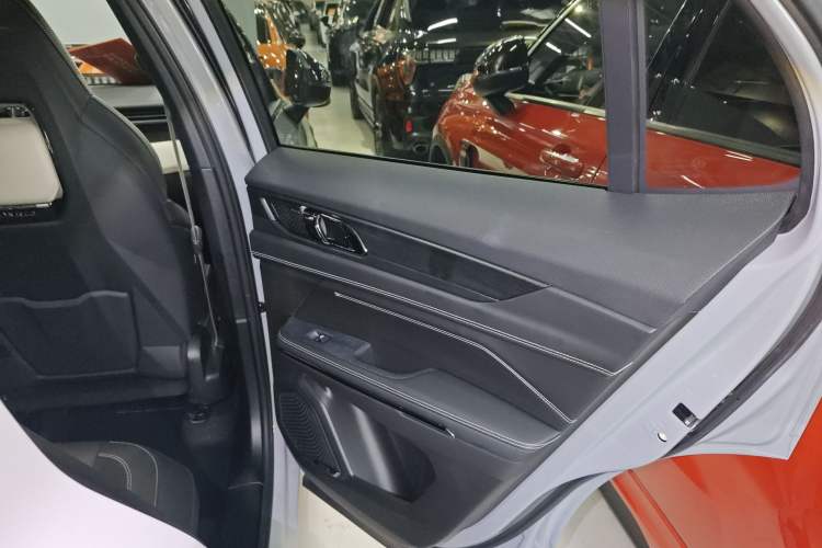 Used Lynk & Co 01 EM-P 2023 1.5TD EM-P Dawn Edition Right Rear Door Interior