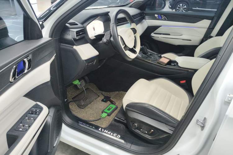 Used Lynk & Co 01 EM-P 2023 1.5TD EM-P Dawn Edition Driver Seat