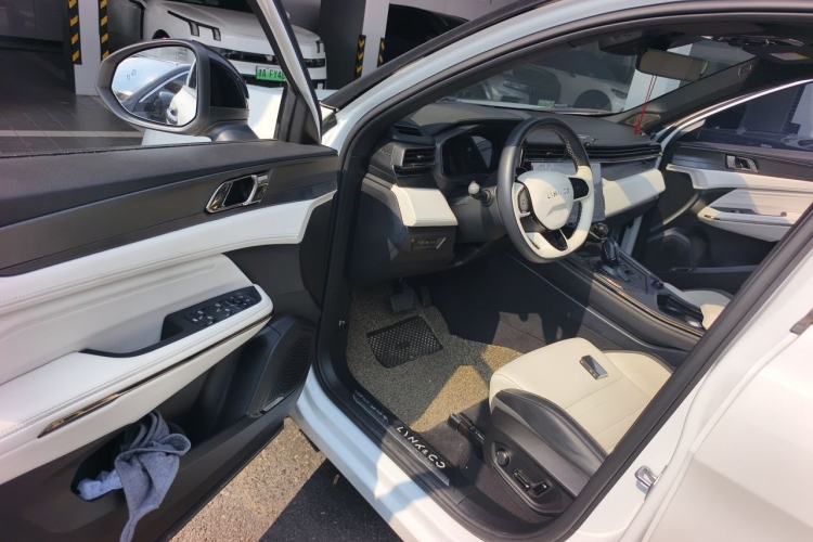 Used Lynk & Co 01 EM-P 2023 1.5TD EM-P Dawn Edition Driver Seat