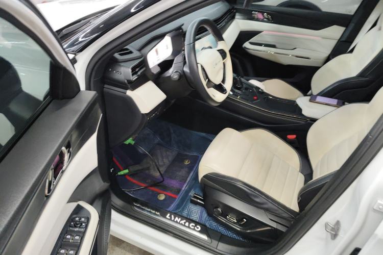 Used Lynk & Co 01 EM-P 2023 1.5TD EM-P Dawn Edition Driver Seat