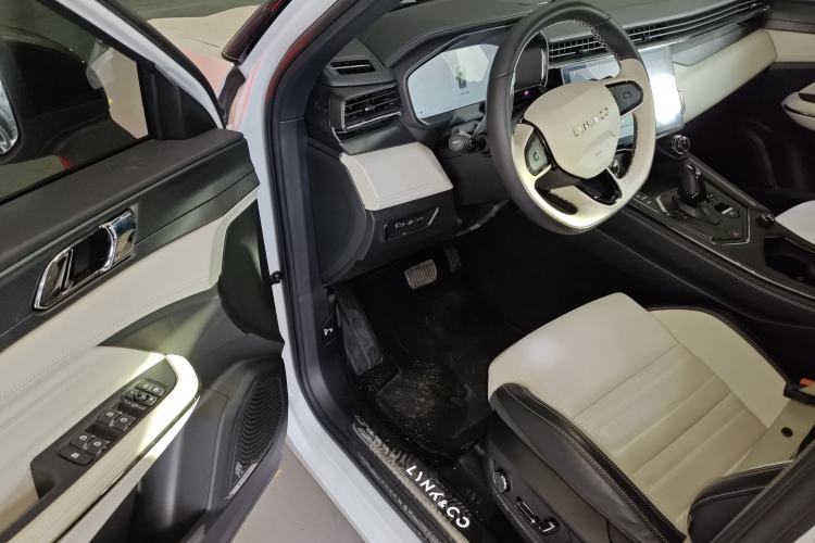 Used Lynk & Co 01 EM-P 2023 1.5TD EM-P Dawn Edition Driver Seat