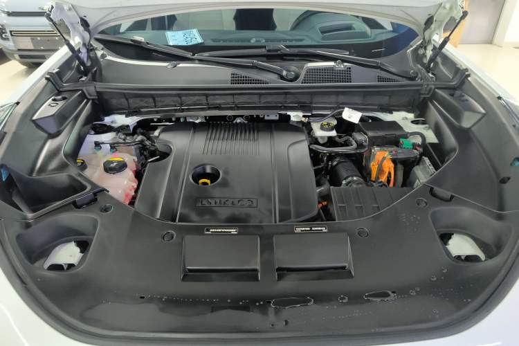 Used Lynk & Co 01 EM-P 2023 1.5TD EM-P Dawn Edition Engine Bay