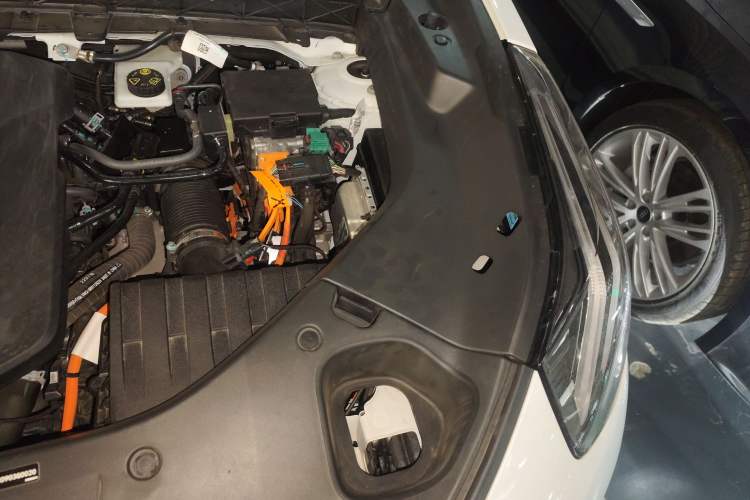Used Lynk & Co 01 EM-P 2023 1.5TD EM-P AM Engine Bay Left