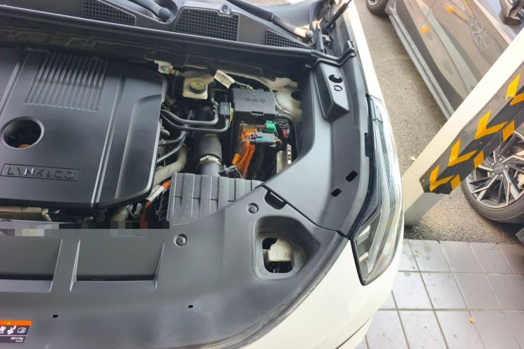 Used Lynk & Co 01 EM-P 2023 1.5TD EM-P Dawn Edition Engine Bay Left