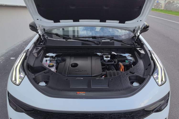 Used Lynk & Co 01 EM-P 2023 1.5TD EM-P Dawn Edition Engine Bay