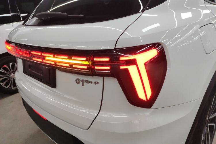 Used Lynk & Co 01 EM-P 2023 1.5TD EM-P Dawn Edition Exterior 3