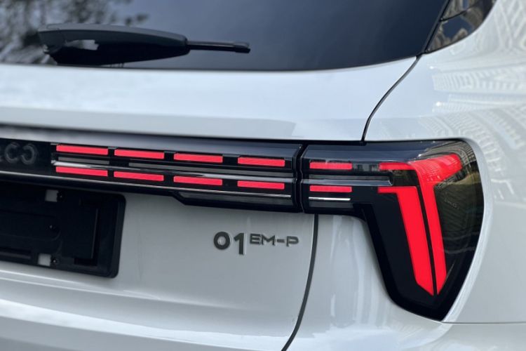 Used Lynk & Co 01 EM-P 2023 1.5TD EM-P Dawn Edition Exterior 4