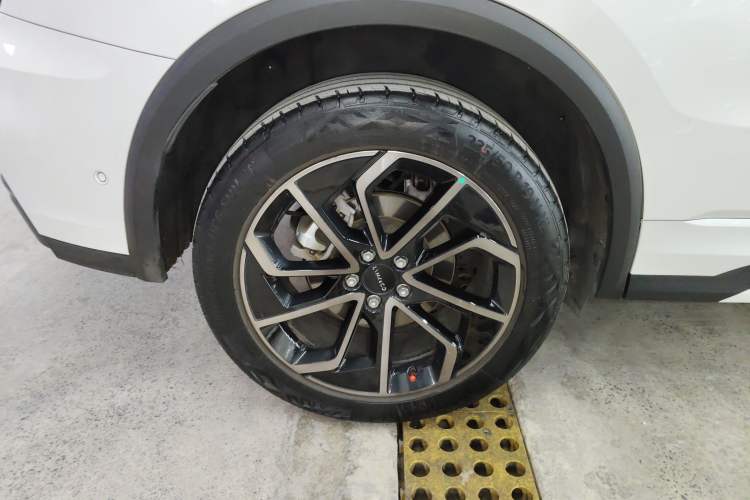 Used Lynk & Co 01 EM-P 2023 1.5TD EM-P Dawn Edition Exterior 5