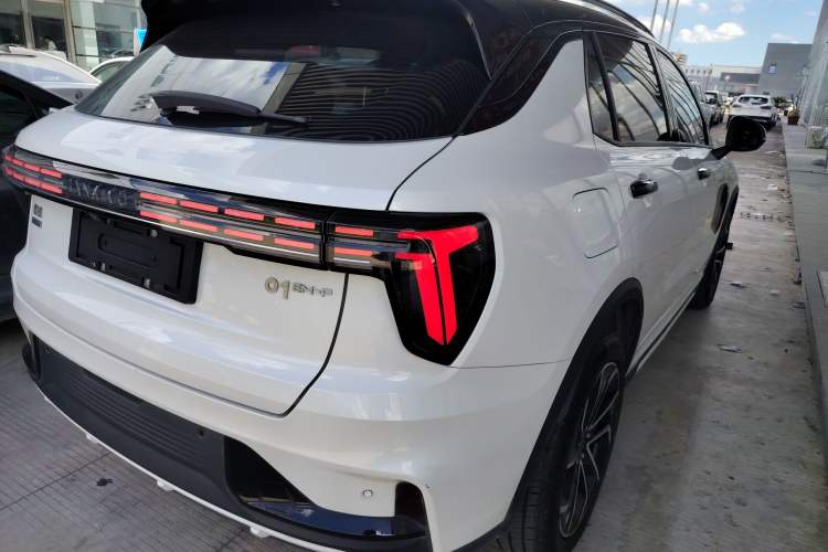 Used Lynk & Co 01 EM-P 2023 1.5TD EM-P AM Exterior 5
