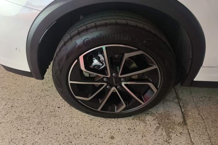 Used Lynk & Co 01 EM-P 2023 1.5TD EM-P Dawn Edition Exterior 5