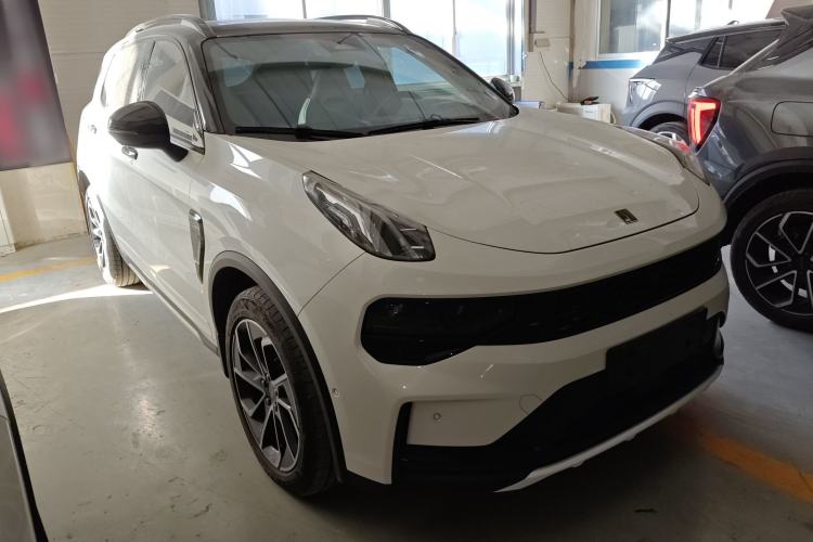 Used Lynk & Co 01 EM-P 2023 1.5TD EM-P Dawn Edition Front Right 45 Deg