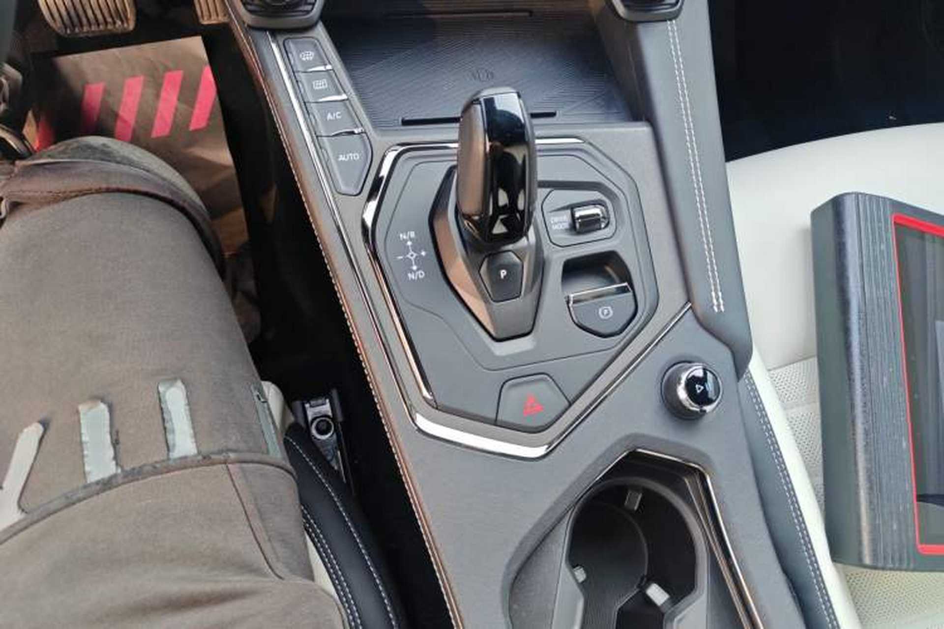 Used Lynk & Co 01 EM-P 2023 1.5TD EM-P Dawn Edition Gear Lever