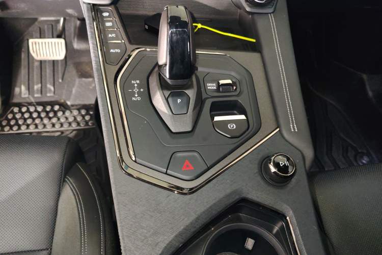 Used Lynk & Co 01 EM-P 2023 1.5TD EM-P PM Gear Lever