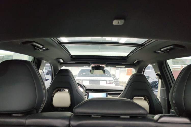 Used Lynk & Co 01 EM-P 2023 1.5TD EM-P Dawn Edition Headliner