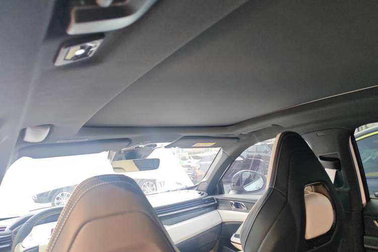 Used Lynk & Co 01 EM-P 2023 1.5TD EM-P Dawn Edition Headliner