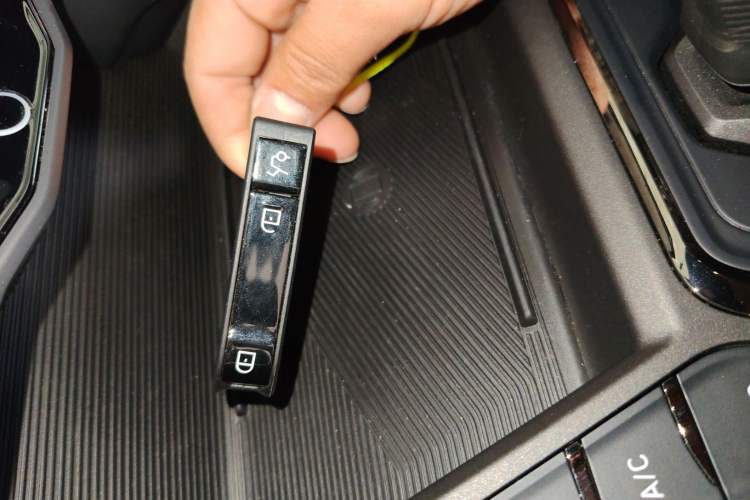 Used Lynk & Co 01 EM-P 2023 1.5TD EM-P PM Interior 1