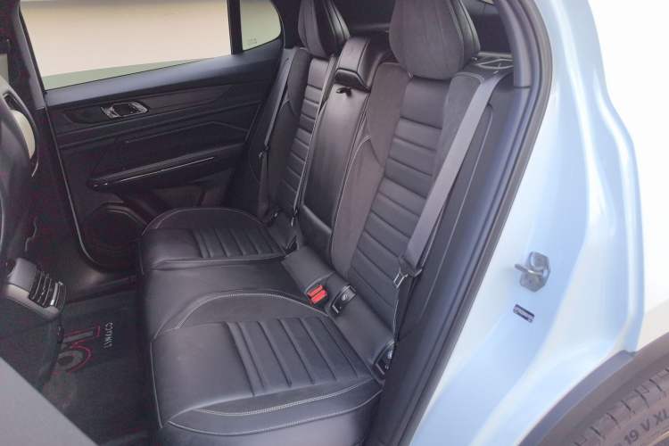 Used Lynk & Co 01 EM-P 2023 1.5TD EM-P Dawn Edition Interior 1