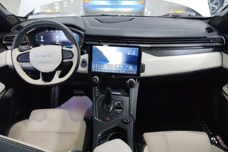 Used Lynk & Co 01 EM-P 2023 1.5TD EM-P Dawn Edition Interior 2