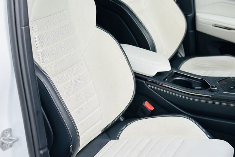 Used Lynk & Co 01 EM-P 2023 1.5TD EM-P Dawn Edition Interior 2