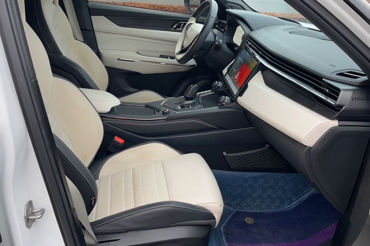 Used Lynk & Co 01 EM-P 2023 1.5TD EM-P Dawn Edition Interior 3