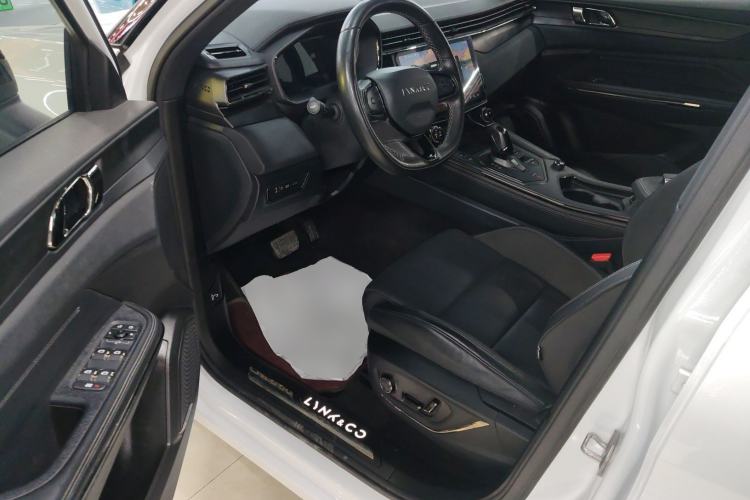 Used Lynk & Co 01 EM-P 2023 1.5TD EM-P PM Interior 3