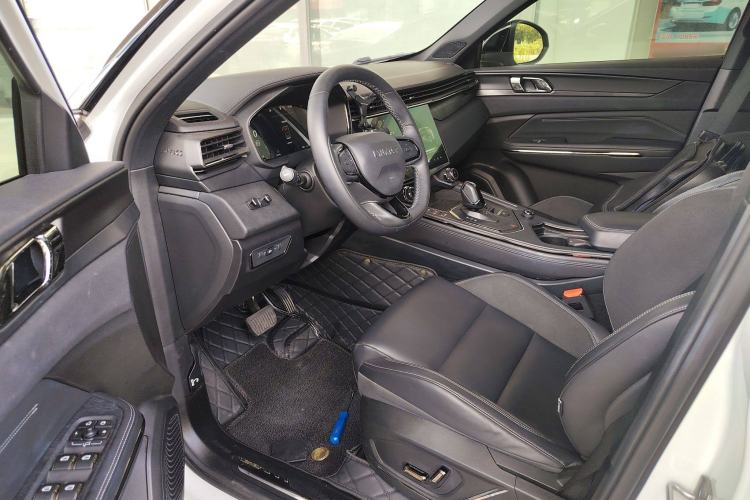 Used Lynk & Co 01 EM-P 2023 1.5TD EM-P AM Interior 3