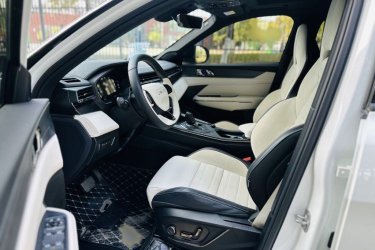 Used Lynk & Co 01 EM-P 2023 1.5TD EM-P Dawn Edition Interior 3