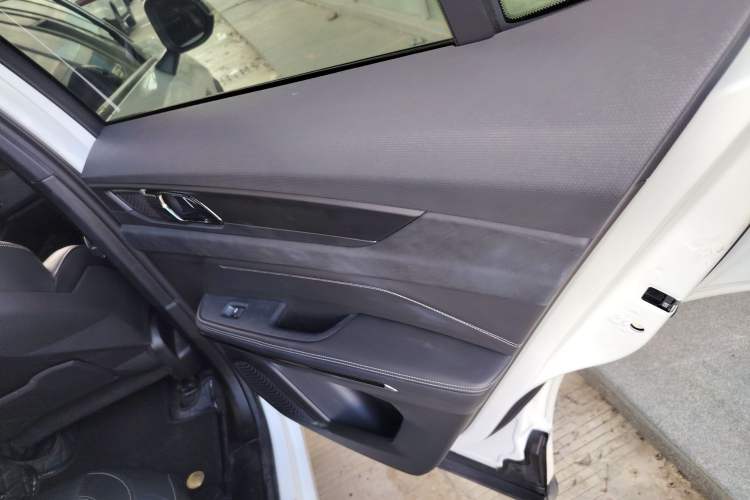 Used Lynk & Co 01 EM-P 2023 1.5TD EM-P AM Interior 6
