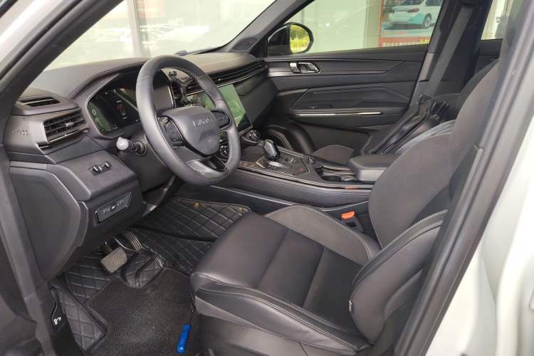 Used Lynk & Co 01 EM-P 2023 1.5TD EM-P AM Left Front Seat