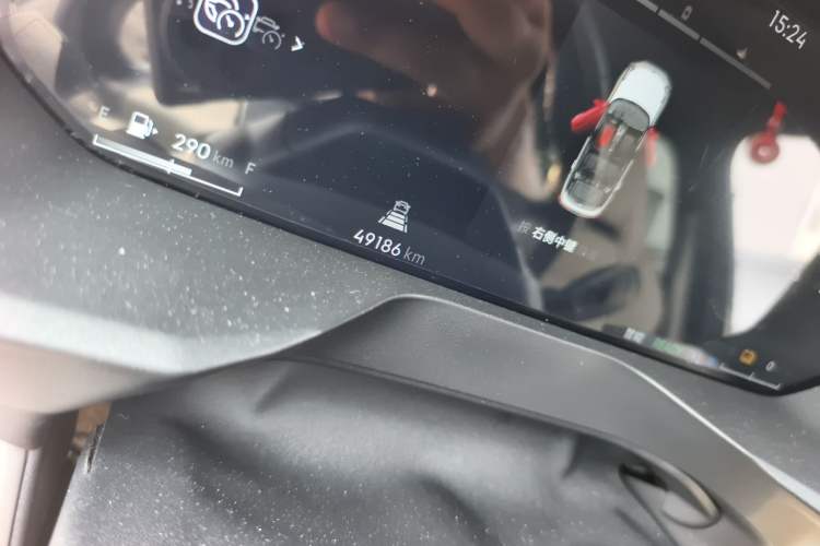 Used Lynk & Co 01 EM-P 2023 1.5TD EM-P Dawn Edition Odometer Close Up