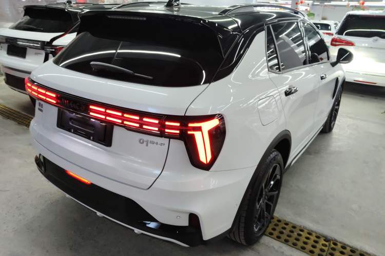 Used Lynk & Co 01 EM-P 2023 1.5TD EM-P Dawn Edition Rear Right 45 Deg