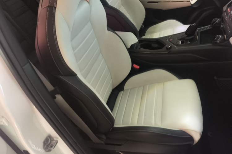 Used Lynk & Co 01 EM-P 2023 1.5TD EM-P Dawn Edition Right Front Seat
