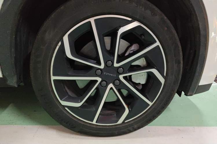 Used Lynk & Co 01 EM-P 2023 1.5TD EM-P AM Right Front Wheel Hub
