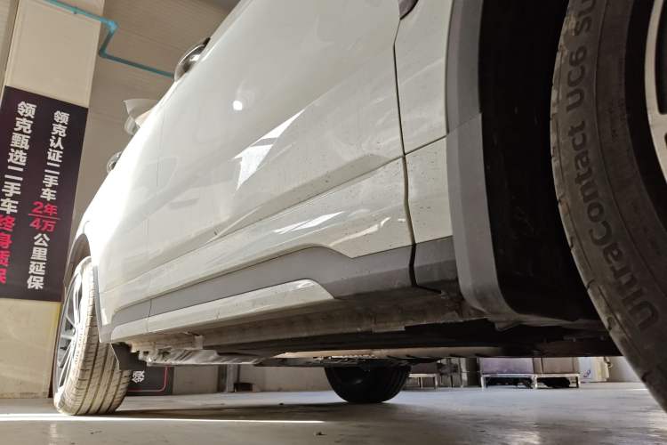Used Lynk & Co 01 EM-P 2023 1.5TD EM-P Dawn Edition Right Side Sill
