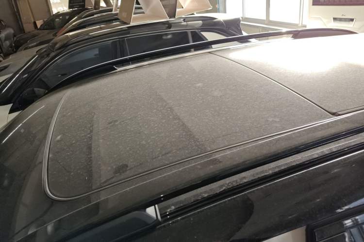 Used Lynk & Co 01 EM-P 2023 1.5TD EM-P Dawn Edition Roof