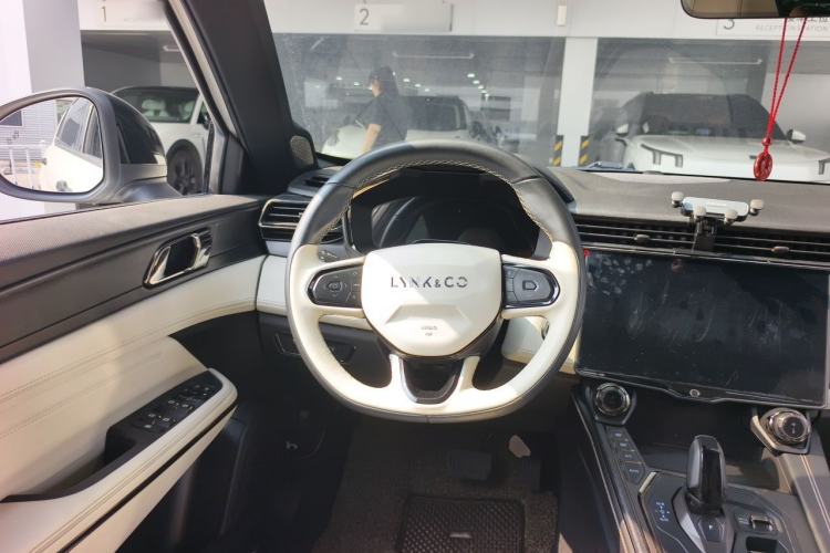Used Lynk & Co 01 EM-P 2023 1.5TD EM-P Dawn Edition Steering Wheel