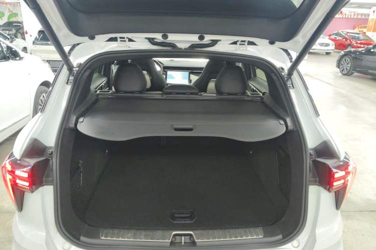 Used Lynk & Co 01 EM-P 2023 1.5TD EM-P Dawn Edition Trunk