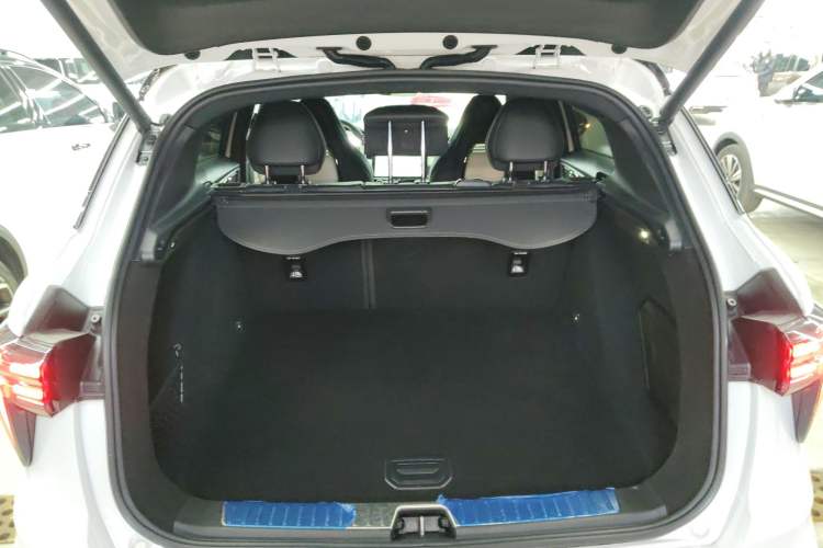 Used Lynk & Co 01 EM-P 2023 1.5TD EM-P Dawn Edition Trunk