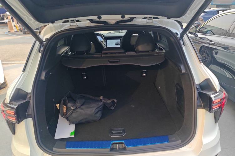 Used Lynk & Co 01 EM-P 2023 1.5TD EM-P Dawn Edition Trunk