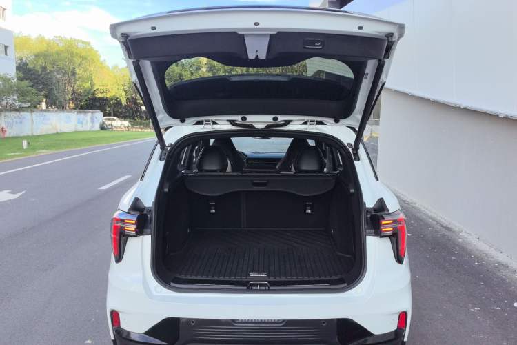 Used Lynk & Co 01 EM-P 2023 1.5TD EM-P Dawn Edition Trunk