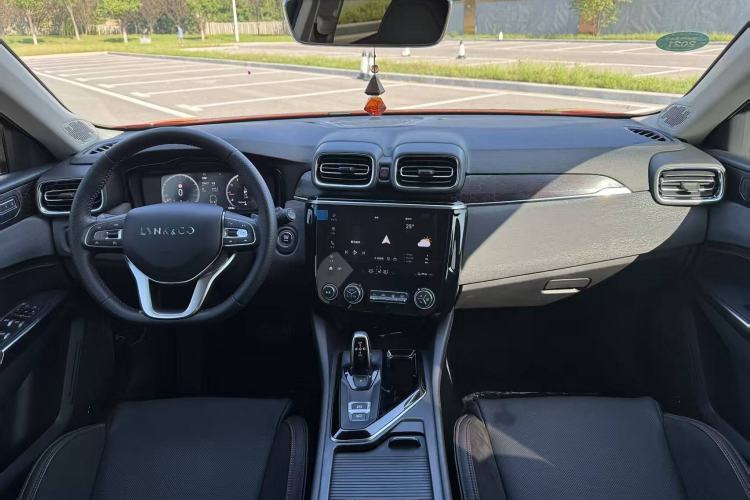 Used Lynk & Co 02 2019 High-Energy Edition 2.0T Automatic Two-Wheel Drive Pro Version China VI Standard Interior 7