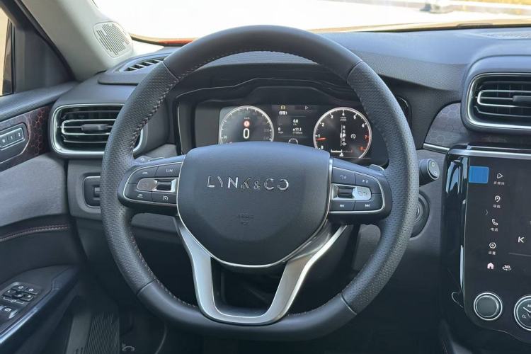 Used Lynk & Co 02 2019 High-Energy Edition 2.0T Automatic Two-Wheel Drive Pro Version China VI Standard Steering Wheel