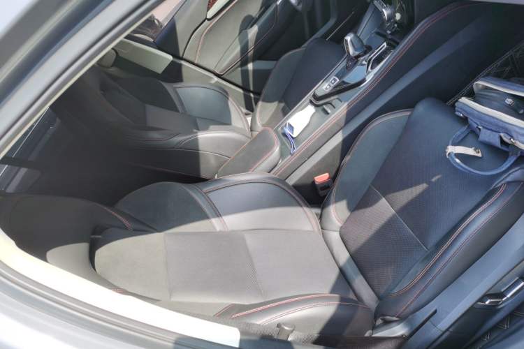 Used Lynk & Co 02 2020 1.5T DCT Two-Wheel Drive Pro Edition Right Front Seat