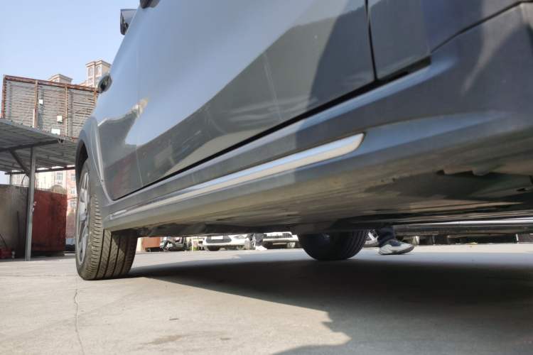 Used Lynk & Co 02 2020 1.5T DCT Two-Wheel Drive Pro Edition Right Side Sill