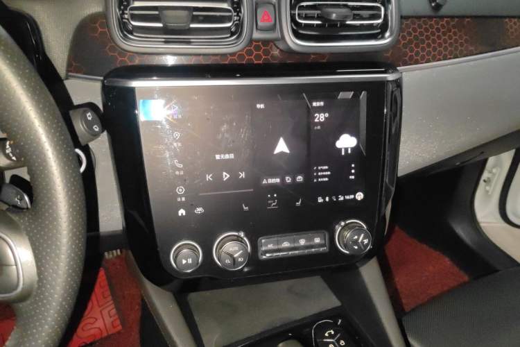 Used Lynk & Co 02 2018 1.5T DCT Two-Wheel Drive Pro Version China V Emission Standard Audio And AC Panel